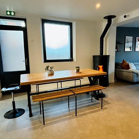 The Share House Apartment Tille ภายนอก รูปภาพ