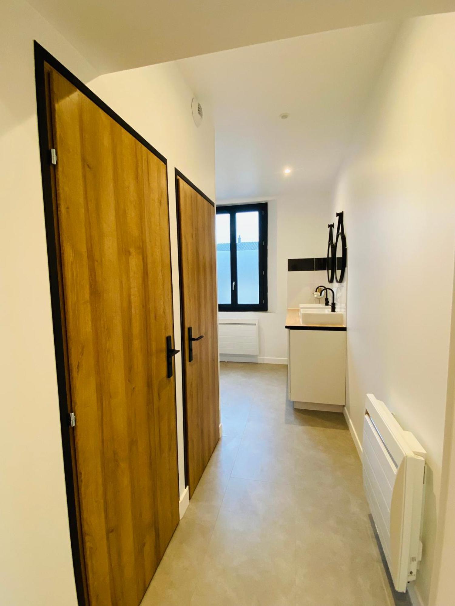 The Share House Apartment Tille ภายนอก รูปภาพ